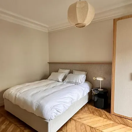 In Paříž